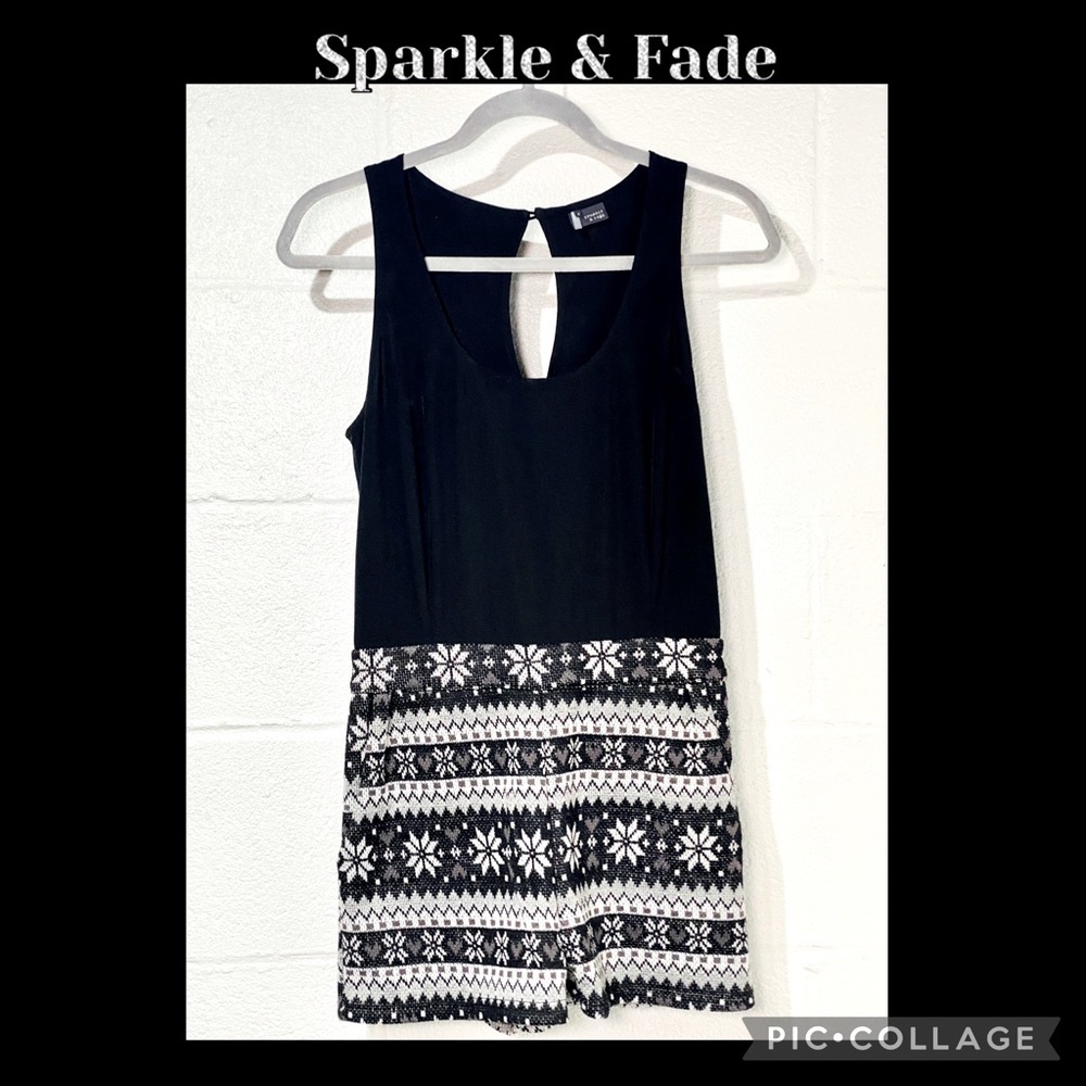 Sparkle & Fade Black/White Snowflake Romper Size Small